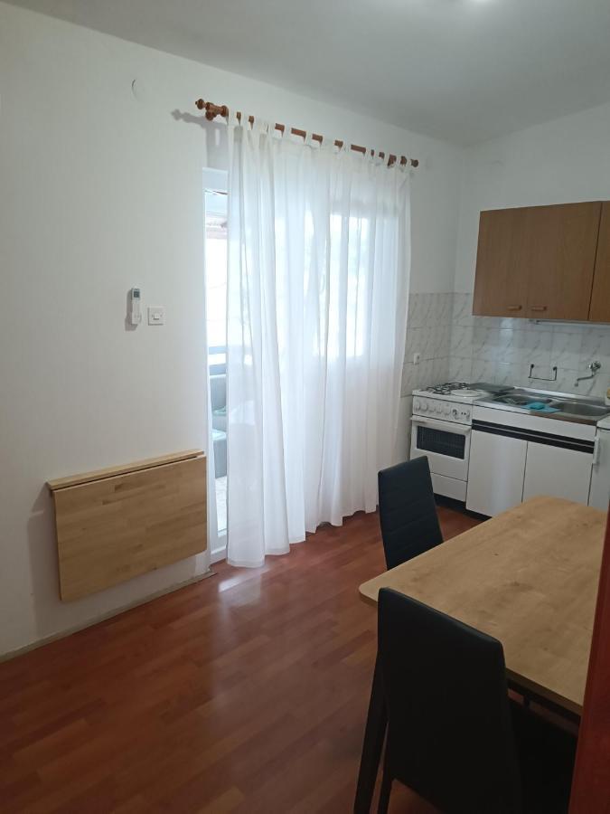 Apartments Branka- 4 Apartments In House- 1 Apartment Has Jacuzzi 维尔 外观 照片
