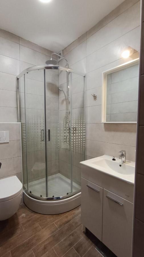 Apartments Branka- 4 Apartments In House- 1 Apartment Has Jacuzzi 维尔 外观 照片